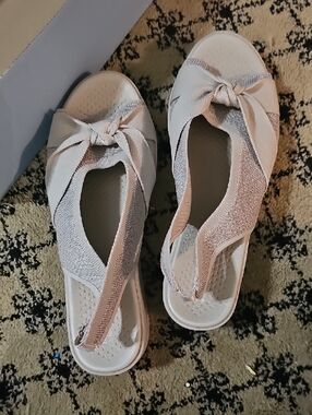 Life Stride Belle Beige Knot Sandals